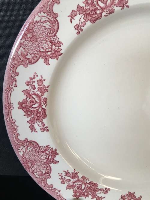 Stunning Vintage Red & White English Garden Made in China Large Porcelain Plate 27 cm
