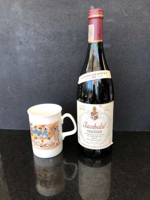 Vintage Wonderful Korea "Admiring the Spring in the Country" Porcelain Sin Yun-Bok Mug