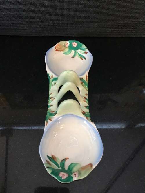 Beautifu Clarice Cliff 'Water Lily' Toast Rack c1936 from the water lily range. Newport Pottery.