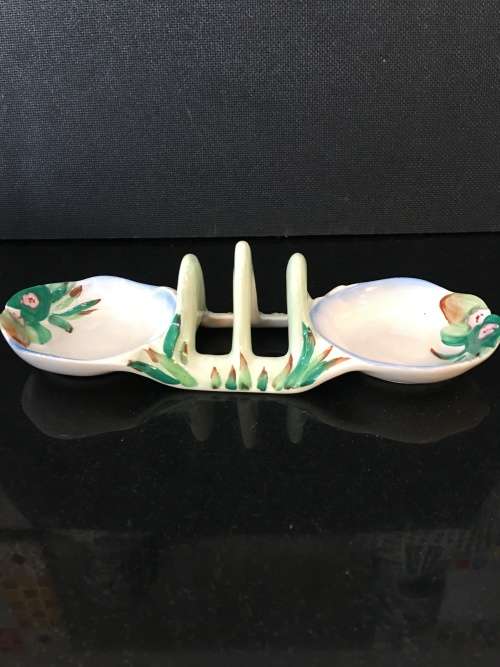 Beautifu Clarice Cliff 'Water Lily' Toast Rack c1936 from the water lily range. Newport Pottery.