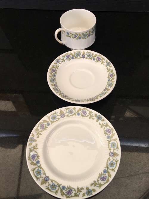 Absolutely Stunning Vintage Royal Albert/Paragon "PANDORA" Fine Bone China Tea Trio