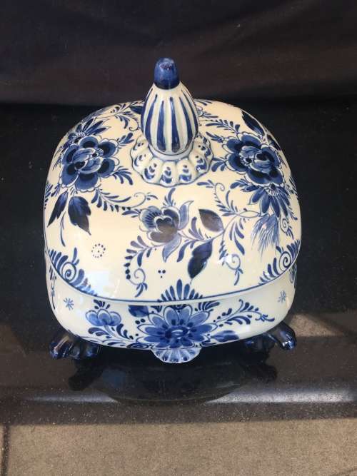 Stunning Vintage Large Blue and white Delft Royal Gouda Finial Lidded Bowl on Feet