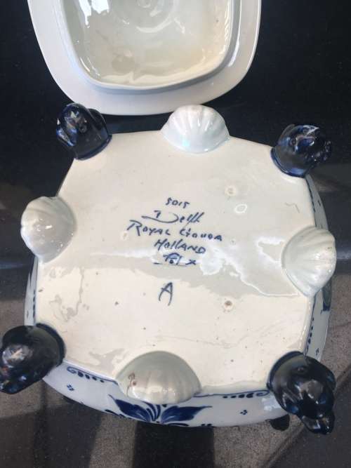 Stunning Vintage Large Blue and white Delft Royal Gouda Finial Lidded Bowl on Feet