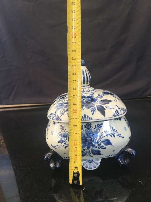 Stunning Vintage Large Blue and white Delft Royal Gouda Finial Lidded Bowl on Feet