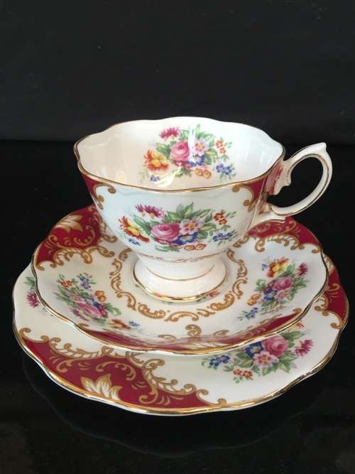 Ultra Rare c1939 Reg:832881 Royal Albert "CANTERBURY" Red Floral & Gold Gilt Tea Trio