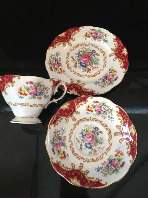 Ultra Rare c1939 Reg:832881 Royal Albert "CANTERBURY" Red Floral & Gold Gilt Tea Trio