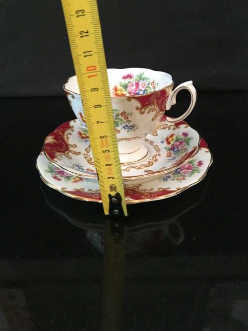 Ultra Rare c1939 Reg:832881 Royal Albert "CANTERBURY" Red Floral & Gold Gilt Tea Trio