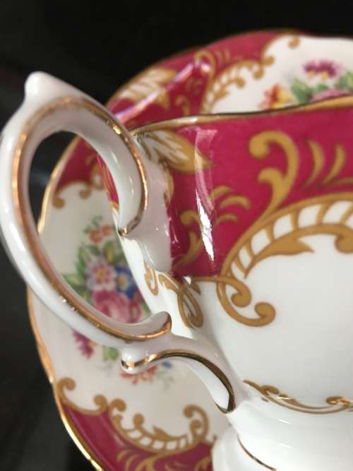 Ultra Rare c1939 Reg:832881 Royal Albert "CANTERBURY" Red Floral & Gold Gilt Tea Trio