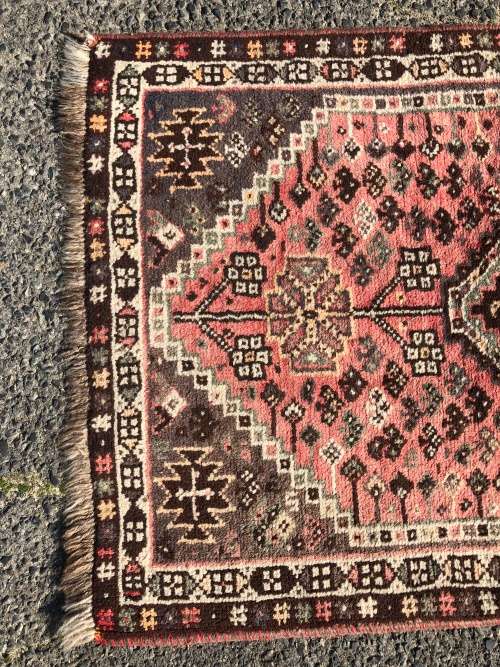 STUNNING NICELY WORN PURE WOOL HAND KNOTTED VINTAGE SHIRAZ GHASHQAI PERSIAN CARPET 1300 X 800mm