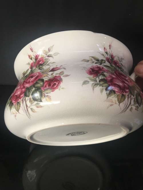 Beautiful Large Vintage Ladies Portmeirion Red Rose Potty, Ideal as planter or display
