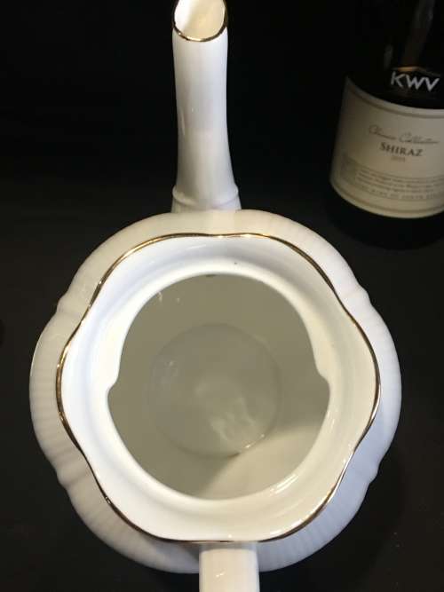 Collectors Ultra Ultra Rare Discontinued c1967 - 1979s  Royal Albert Coronet Coffee Pot. Mint.