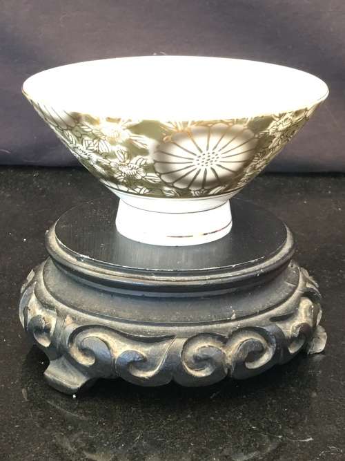 Beautiful Vintage c1950s Japanese Kutani Green & Gold Fine Porcelain Footed Bowl