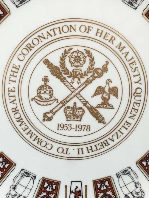 Coalport Limited Edition 5oth of 1000 Display Plate "The Coronation Of Her Majesty The Queen"27 cm