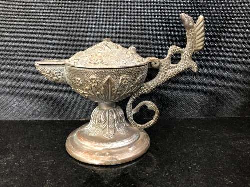 WOW !!! STUNNING CAST ANTIQUE CHINESE STYLE OIL BURNER LAMP WITH SALAMANDER HANDLE