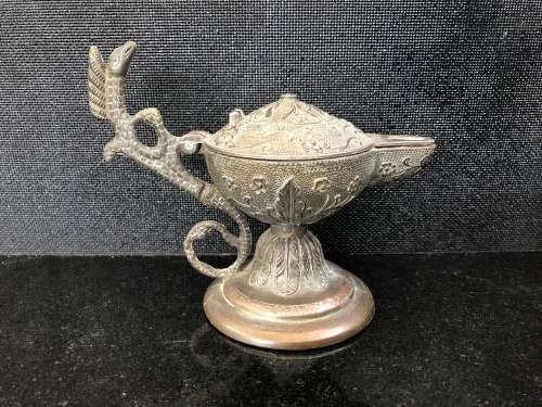 WOW !!! STUNNING CAST ANTIQUE CHINESE STYLE OIL BURNER LAMP WITH SALAMANDER HANDLE