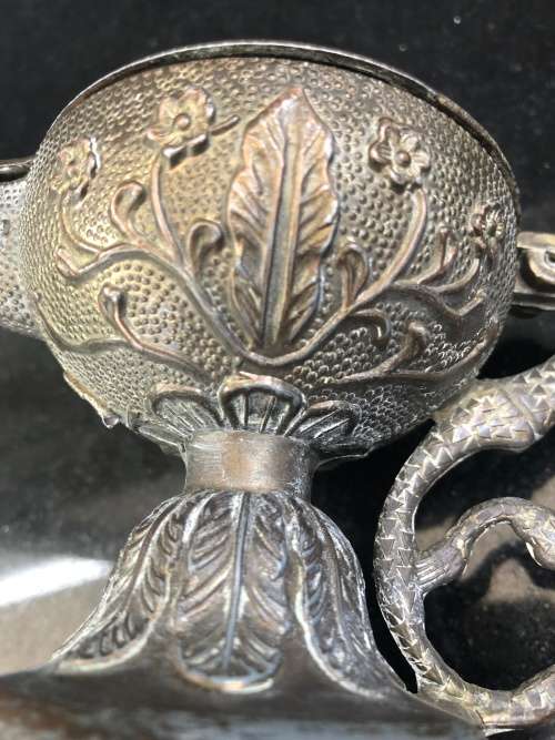 WOW !!! STUNNING CAST ANTIQUE CHINESE STYLE OIL BURNER LAMP WITH SALAMANDER HANDLE