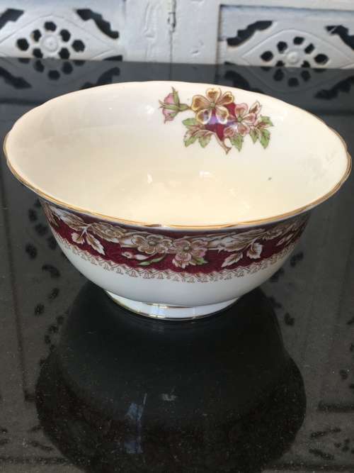 Stunning c1940s "BRIAR ROSE" Tuscan Fine Bone China Red & Gold Gilt Sugar Bowl