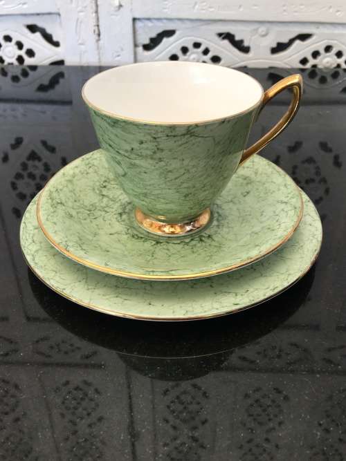 Wow!!! Collectors Rare  c1950s  Royal Albert Gossamer,Green & Gold Gilt, Smooth Shape. Std Size.