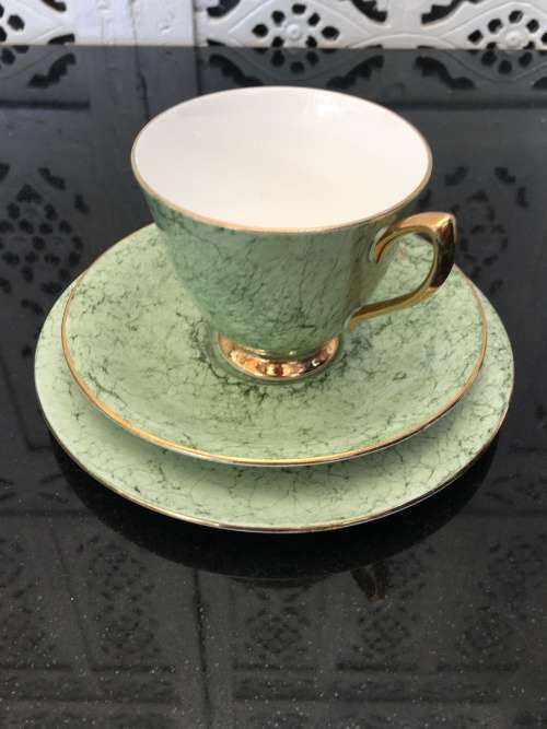 Wow!!! Collectors Rare  c1950s  Royal Albert Gossamer,Green & Gold Gilt, Smooth Shape. Std Size.