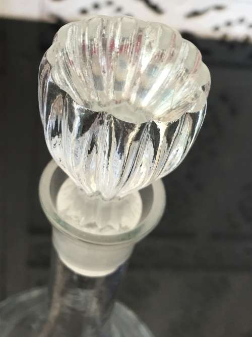 Beautiful Vintage Bubble Footed Glass Sherry Decanter & 3 matching shot glasses.