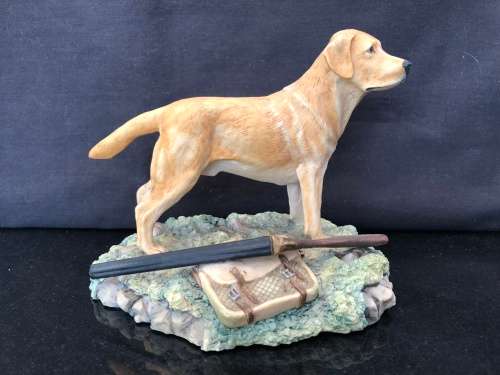 WOW !!! FANTASTIC RESIN CARVED AND HAND PAINTED SCULPTURE BY DAVID WALTON - SIGNED AND DATED 1988