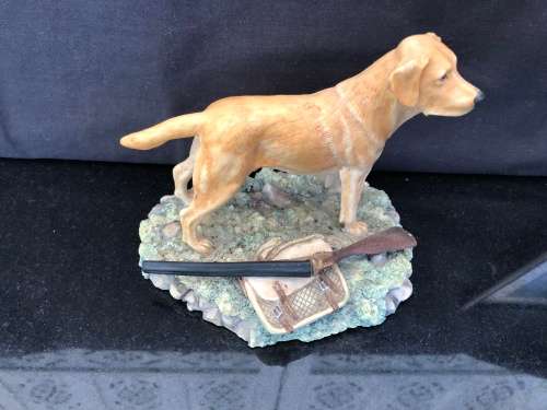 WOW !!! FANTASTIC RESIN CARVED AND HAND PAINTED SCULPTURE BY DAVID WALTON - SIGNED AND DATED 1988