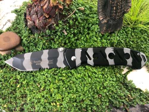 SMITH & WESSON 3600CS SPECIAL TACTICAL FRAMELOCK KNIFE, CAMO TANTO COMBO EDGE