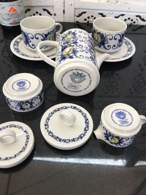 Stunning Vintage Discontinued Villeroy & Boch "Cadiz" Jumbo Cup Size Tea Set For 2