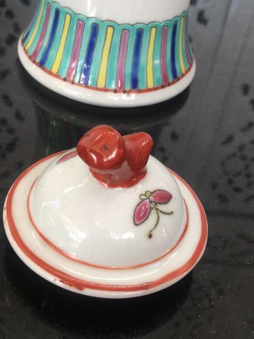 Chinese Jiangxi Jingdezhen Reputable Porcelain Vase . Early Peoples Republic period 1949-1960s