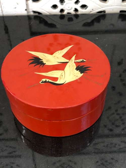 WOW !!! STUNNING RED LACQUERED SET OF BAMBOO CHINESE COASTERS WITH CRANES