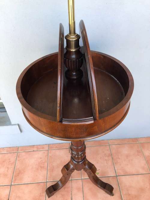 WOW !!! STUNNING EDWARDIAN MAHOGANY GENTLEMAN'S SHAVING MIRROR STAND WITH TWIN STORAGE COMPARTMENTS