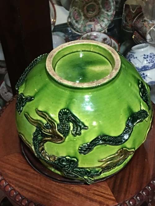 Magnificent Detailed Antique Japanese Meiji  Awaji Flambe Glazed Moriage Dragon Jardiniere.