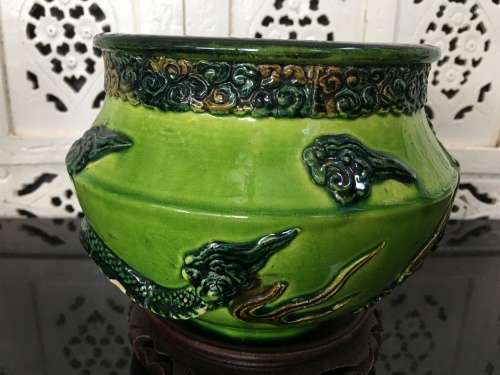 Magnificent Detailed Antique Japanese Meiji  Awaji Flambe Glazed Moriage Dragon Jardiniere.