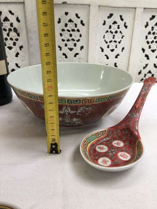 LARGE VINTAGE c1970s ZHONGGUO JINGDEZHEN ZHI RED ENAMEL HAND PAINTED SERVING BOWL & SPOON