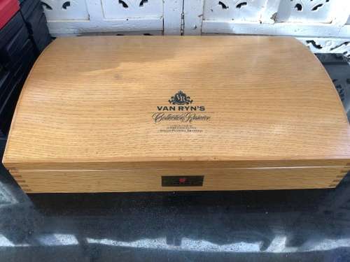 WOW !!! MASSIVE COLLECTION OF WORLD COINS WITH SOME COIN CASES - OVER 2000 COINS