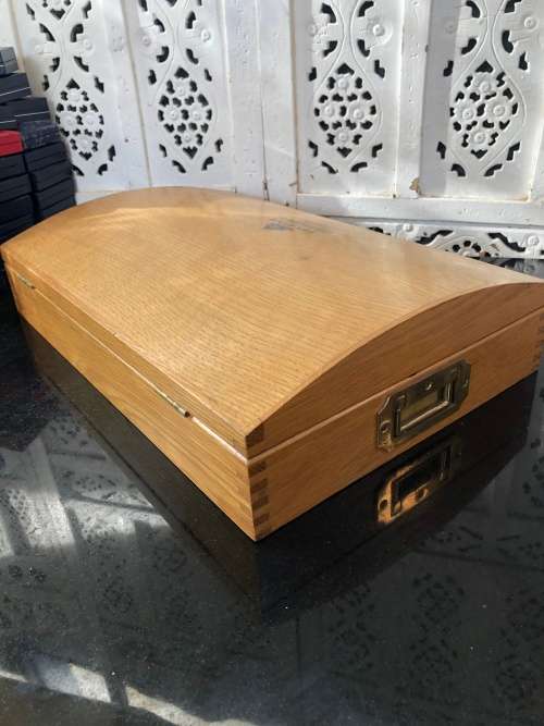 WOW !!! MASSIVE COLLECTION OF WORLD COINS WITH SOME COIN CASES - OVER 2000 COINS