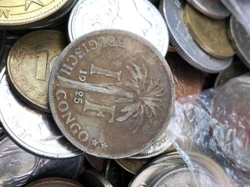 WOW !!! MASSIVE COLLECTION OF WORLD COINS WITH SOME COIN CASES - OVER 2000 COINS