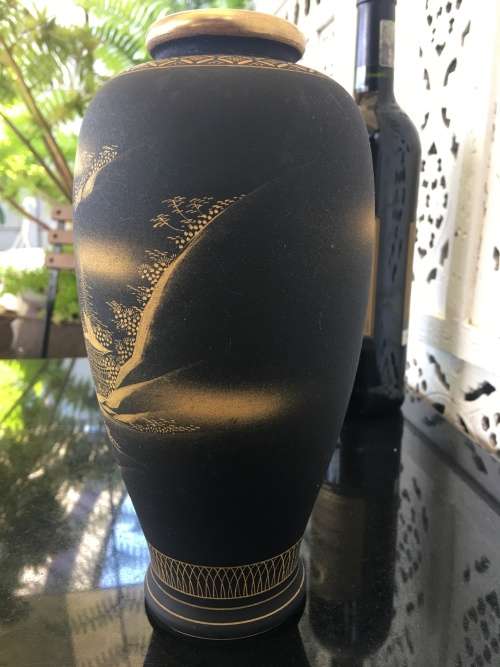 Beautiful Meiji c1868-1912 Satsuma Shimazu Clan Family Crest, Kazan Black & Gold Vase