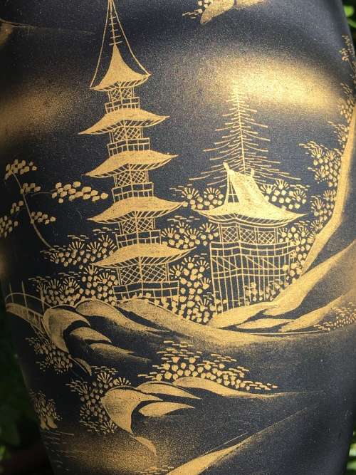 Beautiful Meiji c1868-1912 Satsuma Shimazu Clan Family Crest, Kazan Black & Gold Vase