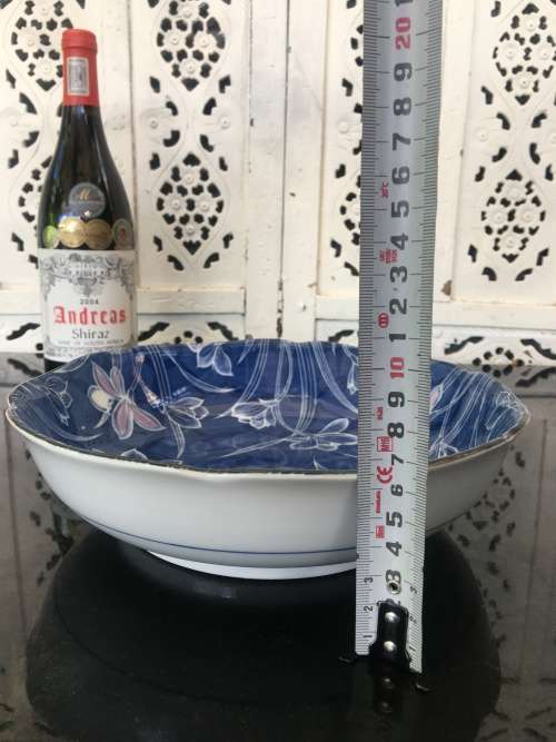 Beautiful Old Japanese Toho Minoyaki Blue Ground Hand Painted under high Gloss Scalloped Salad Bowl