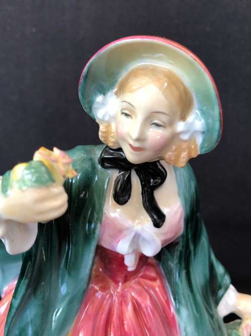 CLEARANCE !!! ROYAL DOULTON (1940 - 1975) "LADY CHARMAIN" FIGURINE HN1949 BY LESLIE HARRADINE