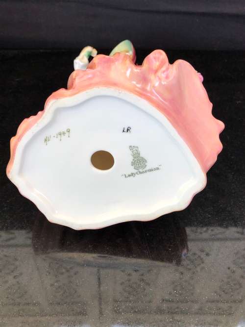 CLEARANCE !!! ROYAL DOULTON (1940 - 1975) "LADY CHARMAIN" FIGURINE HN1949 BY LESLIE HARRADINE