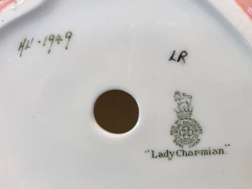 CLEARANCE !!! ROYAL DOULTON (1940 - 1975) "LADY CHARMAIN" FIGURINE HN1949 BY LESLIE HARRADINE