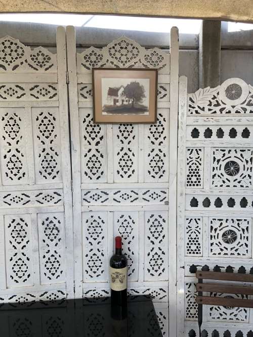 INVESTMENT ART !! DAVID WHEILDON OOSTHUIZEN (1946 - ) WATERCOLOR TITLED "FARM BUILDING STELLENBOSCH"