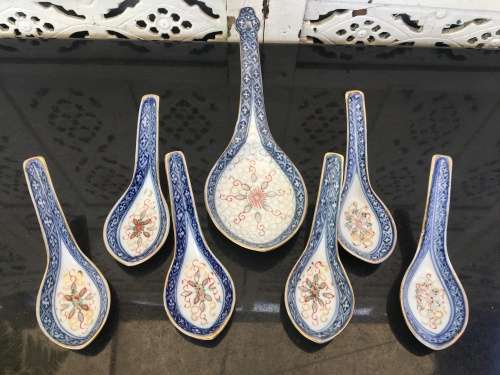 Old Chinese Rice Grain Pattern c1960s Decorated in HongKong marked Serving Spoon & 6 Std Size Spoons