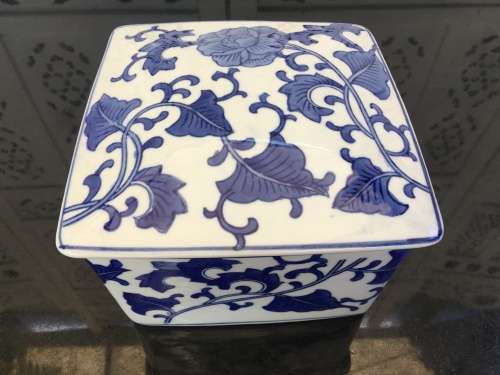 Stunning Large Chinese Under Glaze Blue Hand Painted Porcelain Biscuit Caddy