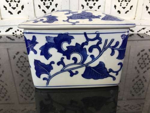 Stunning Large Chinese Under Glaze Blue Hand Painted Porcelain Biscuit Caddy