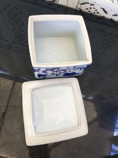 Stunning Large Chinese Under Glaze Blue Hand Painted Porcelain Biscuit Caddy