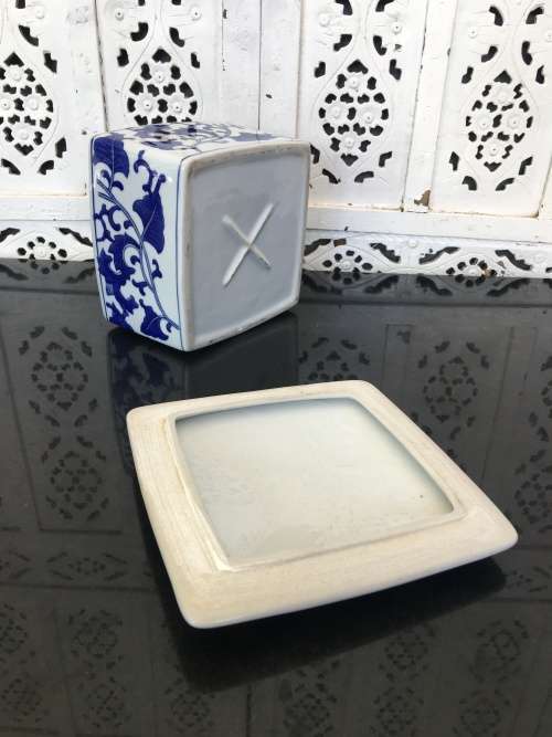 Stunning Large Chinese Under Glaze Blue Hand Painted Porcelain Biscuit Caddy