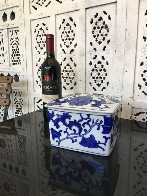 Stunning Large Chinese Under Glaze Blue Hand Painted Porcelain Biscuit Caddy